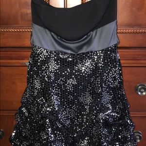 black and gray sequence at bottom